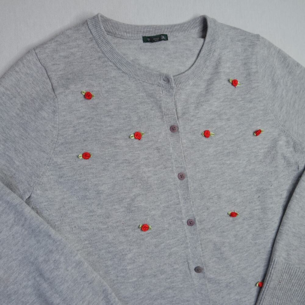 Wild Fable Gray Knit Cardigan Sweater Rose Embroidered Women's Size M - Picture 2 of 10